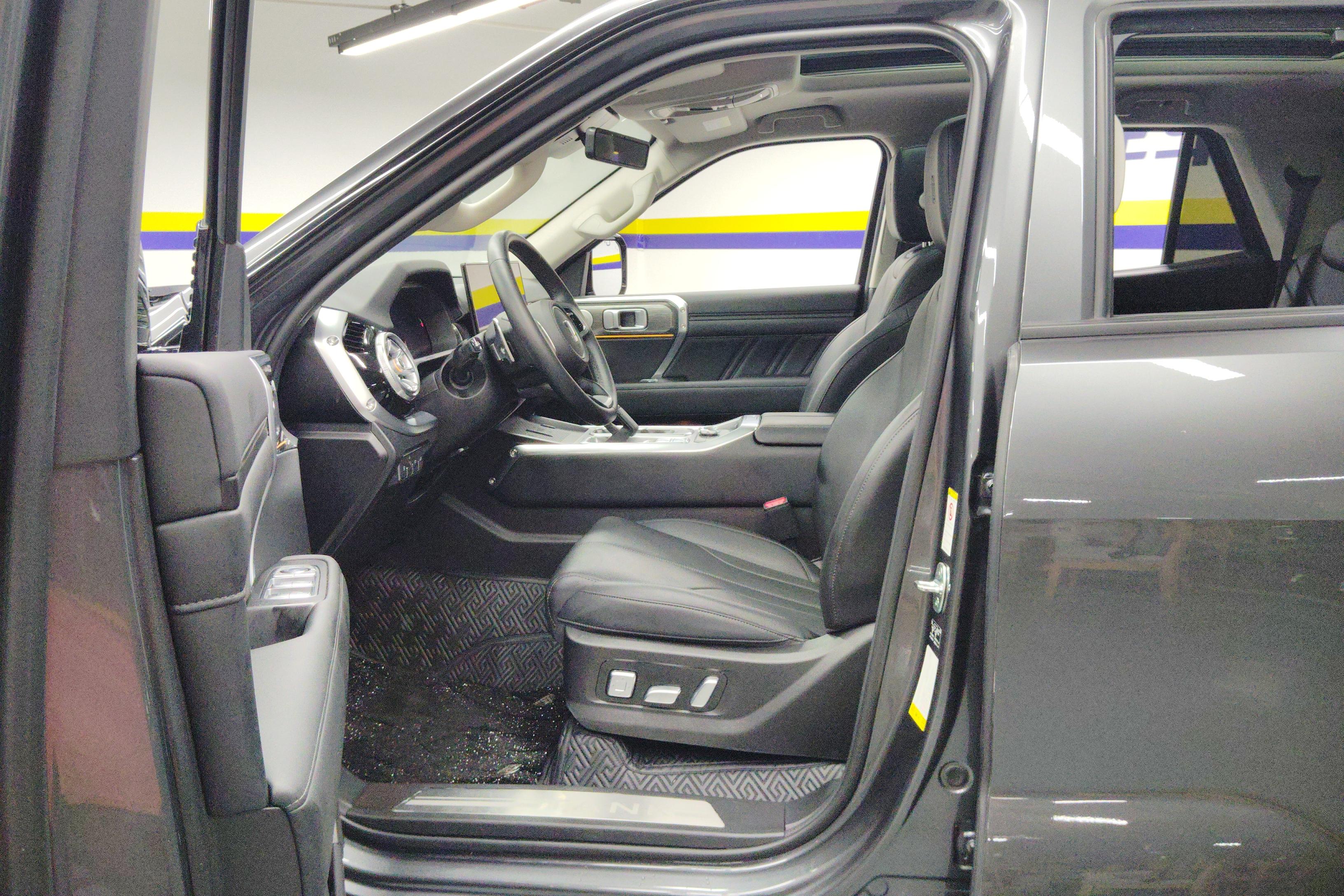 Tank 400 2023 car image #23