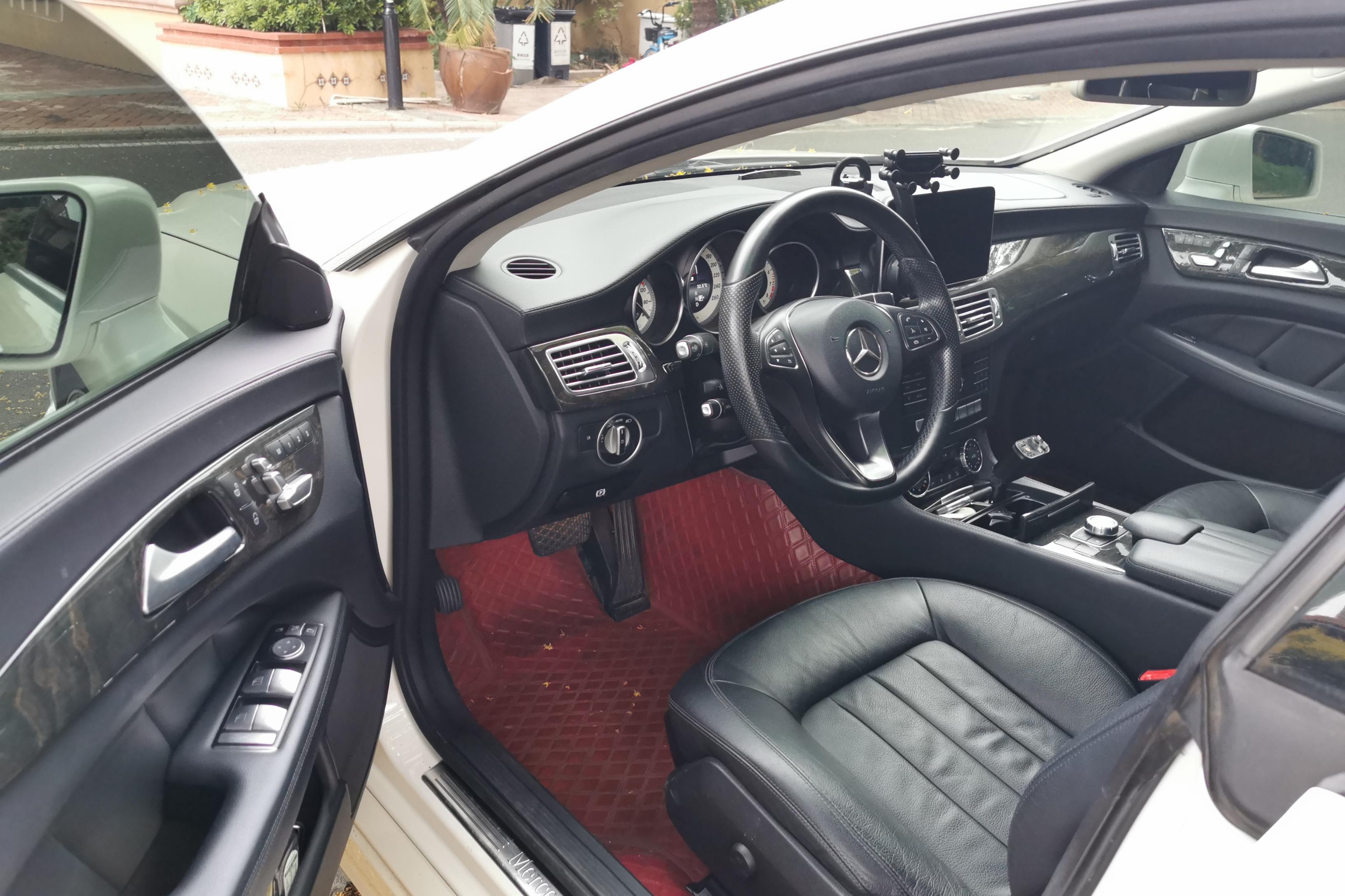 Mercedes-Benz CLS AMG 2015 car image #23