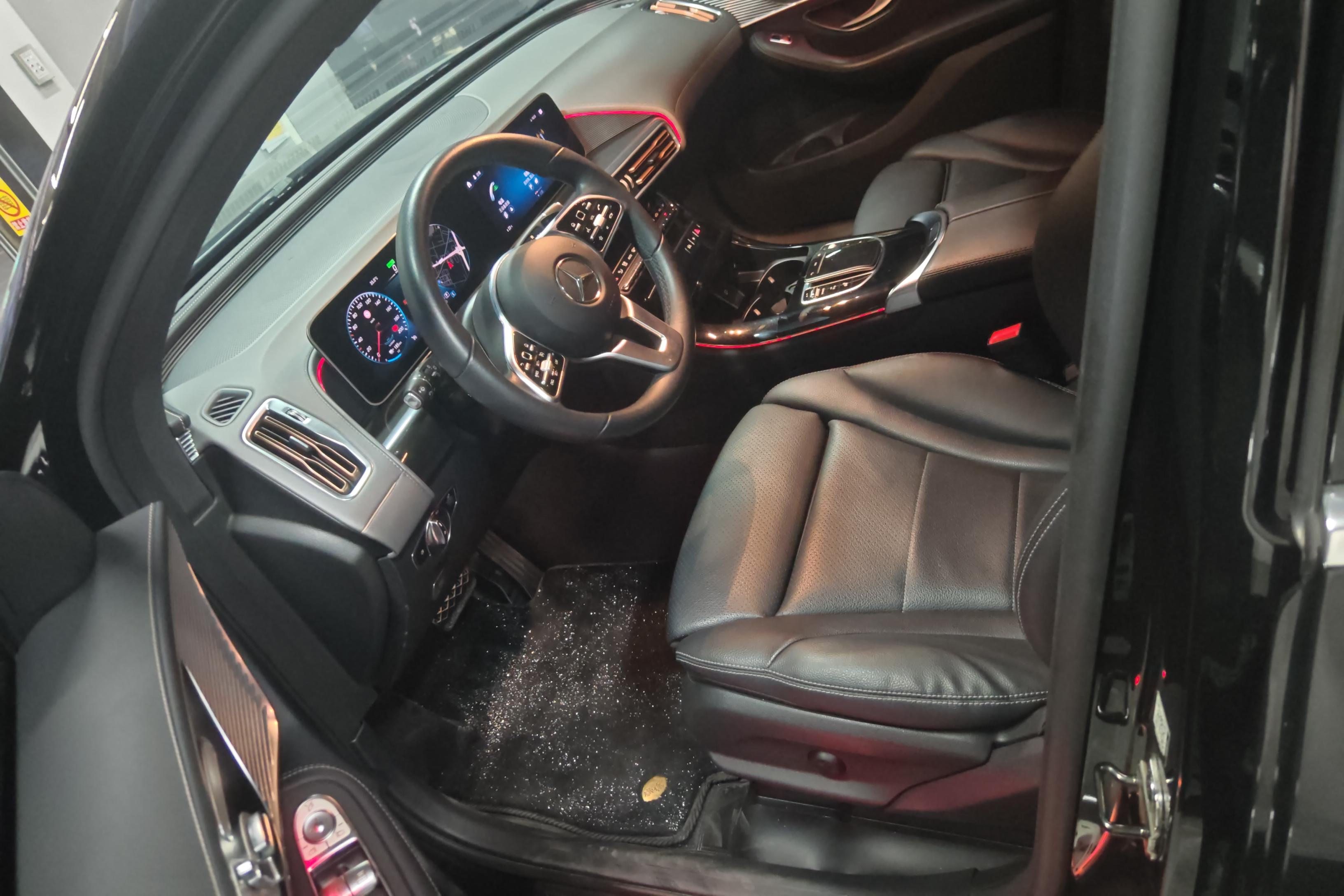 Mercedes-Benz EQC Class 2020 car image #23