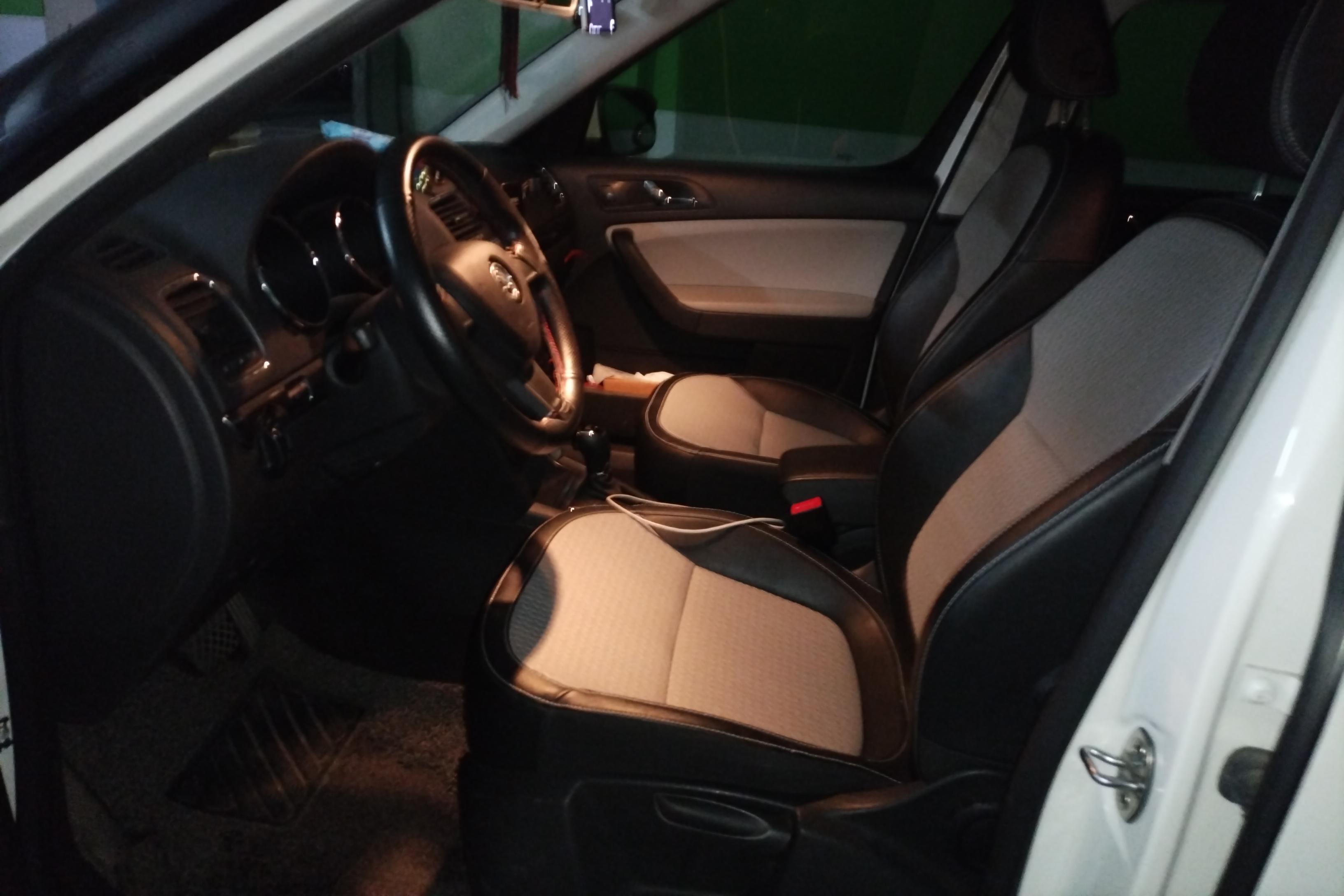 Skoda Yeti 2016 immagine di auto #23