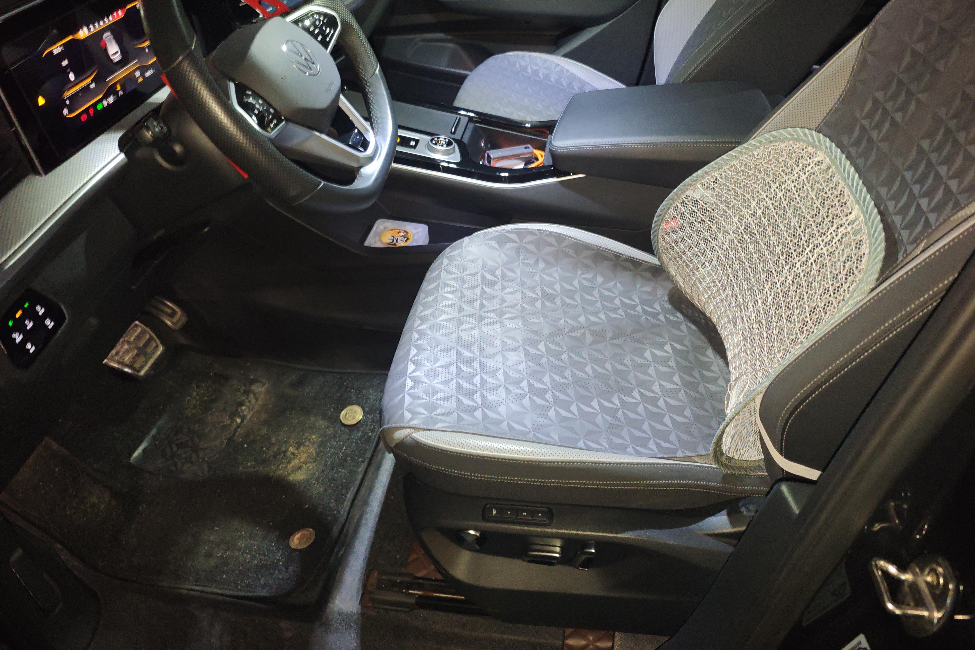 Volkswagen Tavendor 2023 car image #23