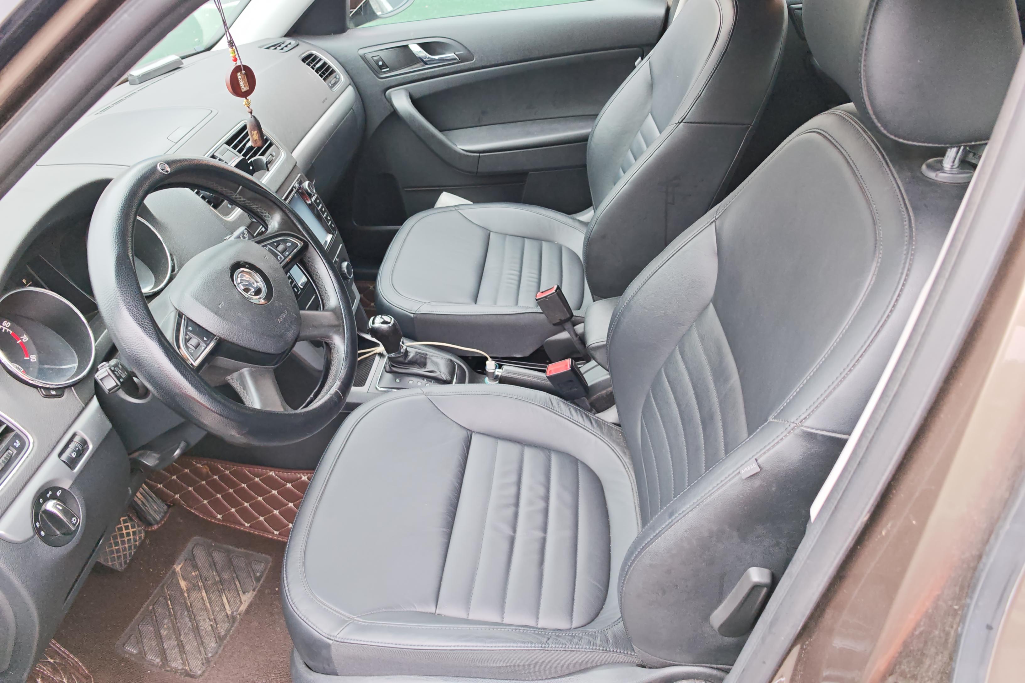 Skoda Yeti 2014 car image #23