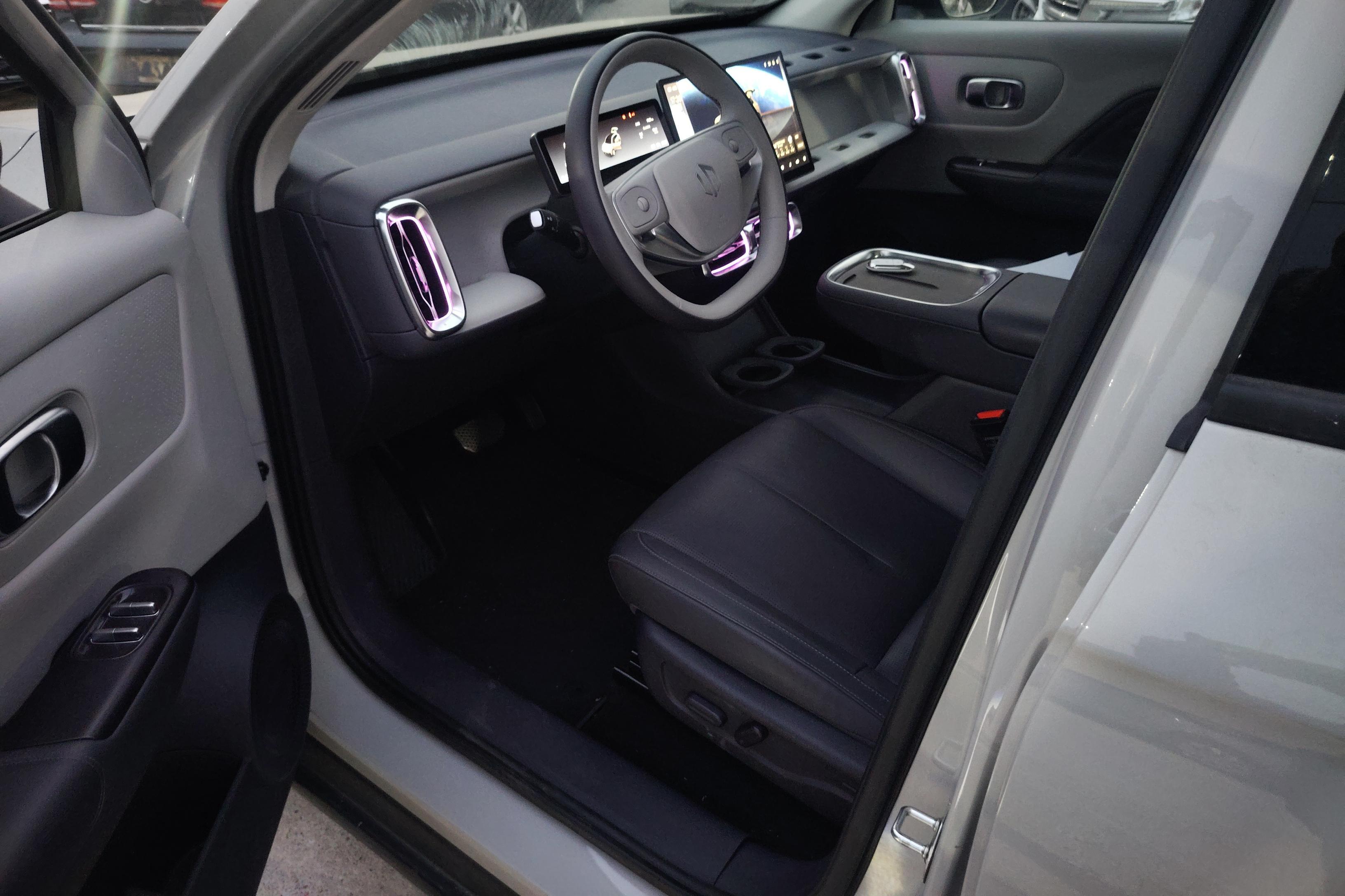 零跑汽车 零跑B10 2025 汽车图片 #23