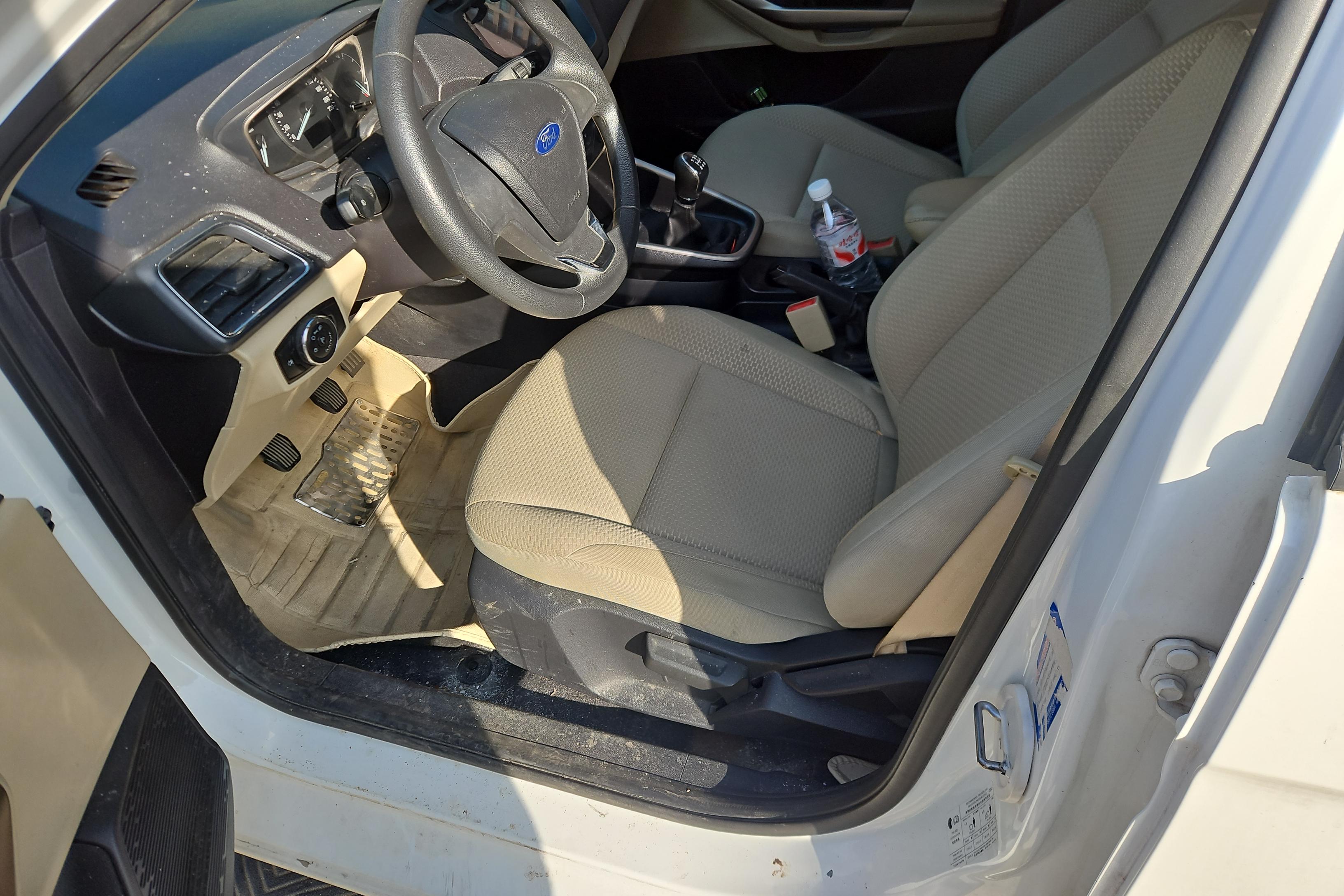 Ford Escort 2018 car image #23