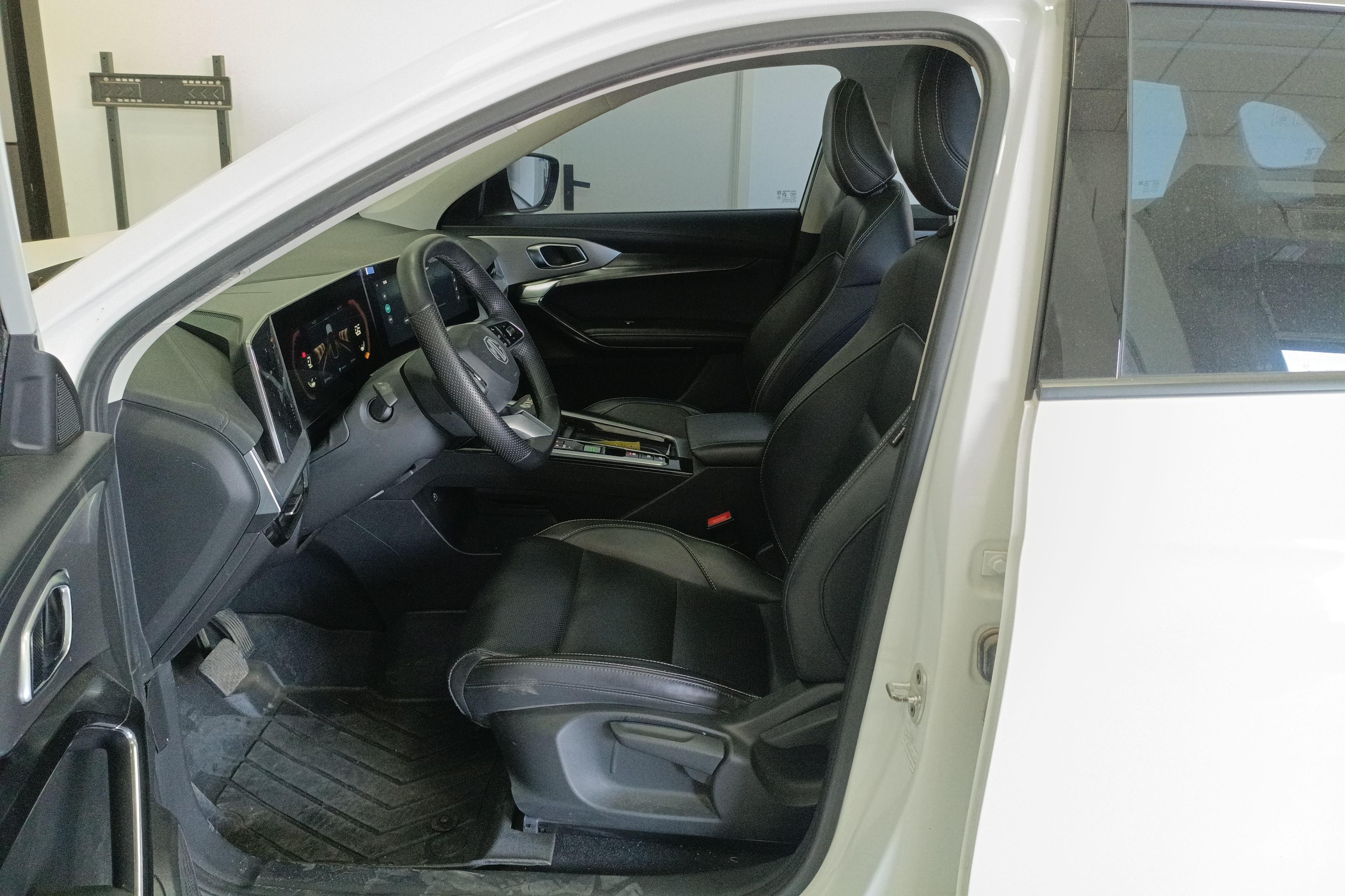 MG ES5 2021 car image #23