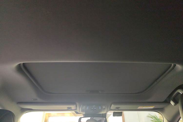 Toyota Sienna 2022 #23 Toyota Sienna 2022 car image #23