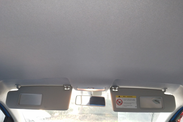 Volkswagen up! 2016 immagine di auto #23