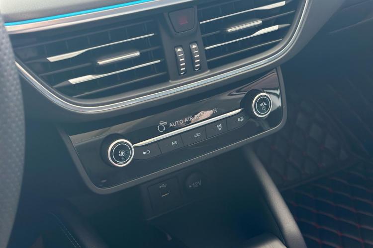 Ford Focus Active 2021 car image #23