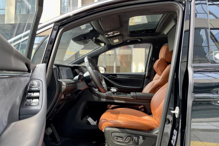 GAC Trumpchi E9 2024 #23 GAC Trumpchi E9 2024 car image #23