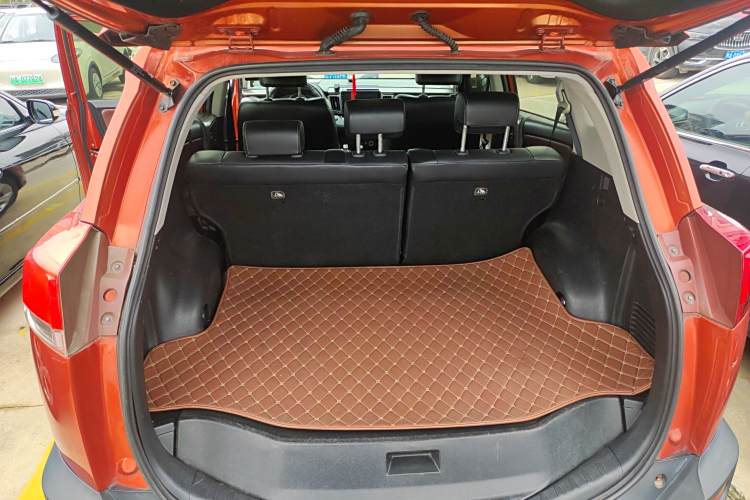 Toyota RAV4 (Imported) 2014 immagine di auto #23