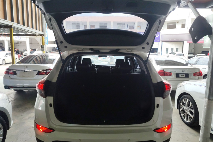 Hyundai Tucson (Imported) 2016 #23 Hyundai Tucson (Imported) 2016 car image #23