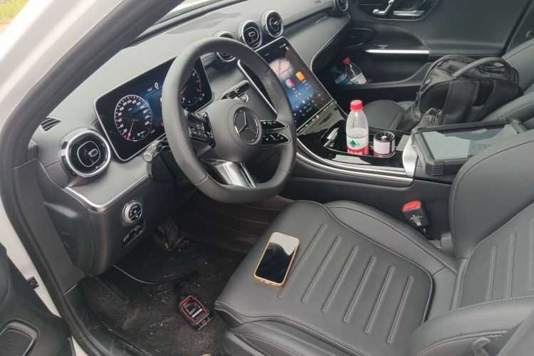Mercedes-Benz C Class 2024 صورة سيارة #23