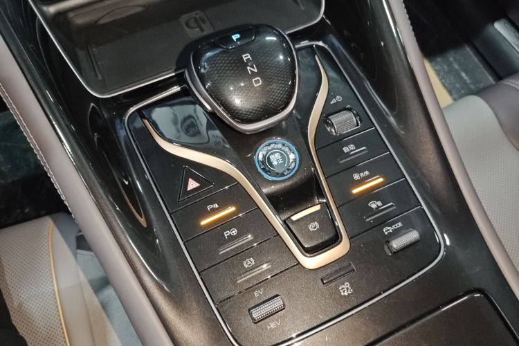 BYD Frigate 07 2023 immagine di auto #23