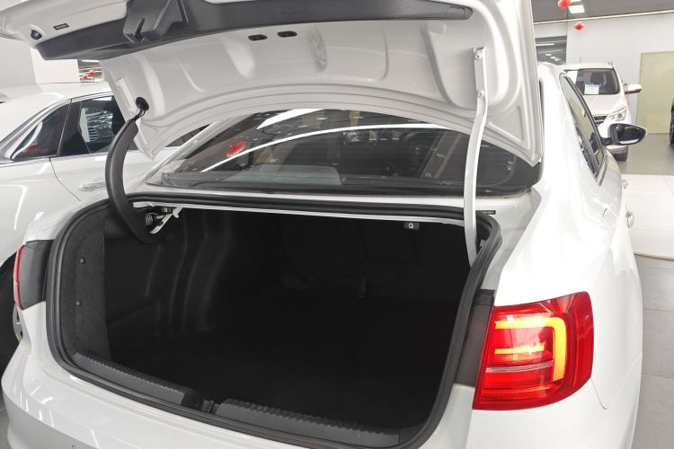 Volkswagen Sagitar 2019 immagine di auto #23