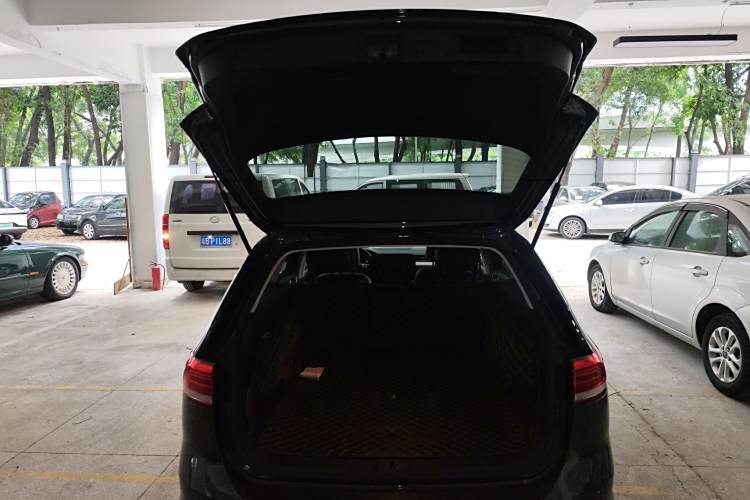 Volkswagen Passat Variant 2018 immagine di auto #23