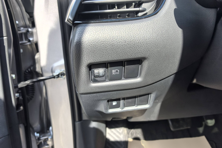 Toyota Izoa 2021 صورة سيارة #23