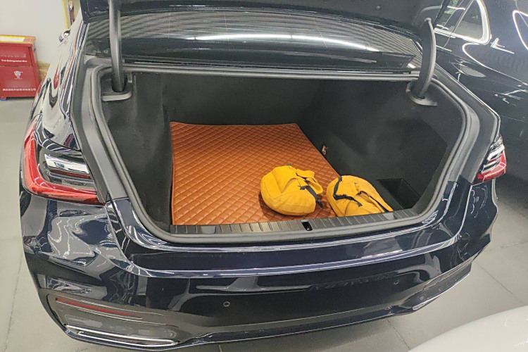 BMW M760Le 2021 #23 BMW M760Le 2021 car image #23