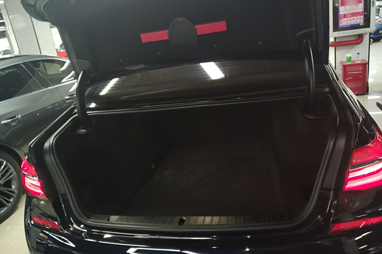 BMW M760Le 2019 car image #23