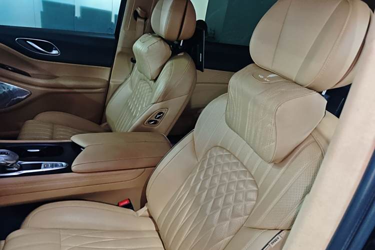 岚图汽车 岚图梦想家 2023 汽车图片 #23