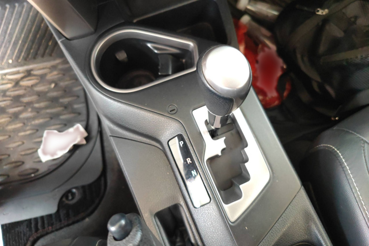 Toyota RAV4 (Imported) 2017 #23 Toyota RAV4 (Imported) 2017 immagine di auto #23