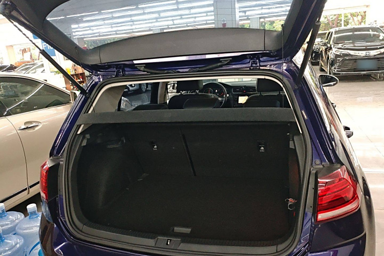 Volkswagen Golf Pure Electric 2020 image de voiture #23