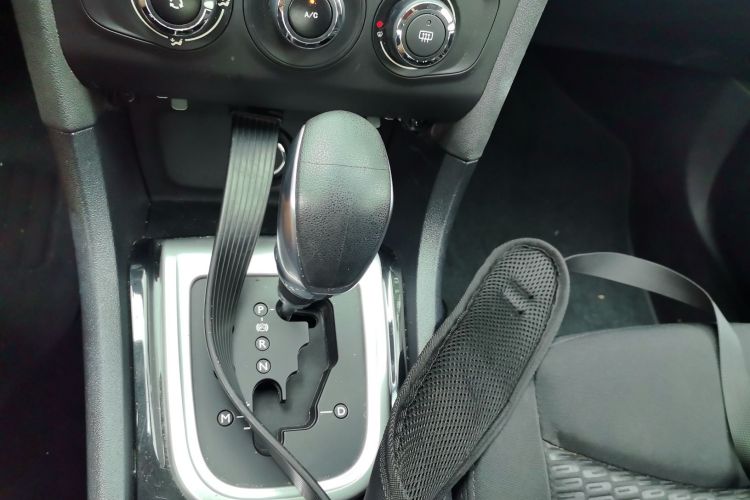 Citroen C4L 2015 car image #23