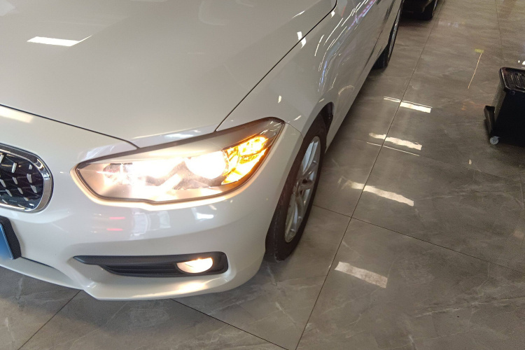 BMW 1 Series (Imported) 2018 car image #23