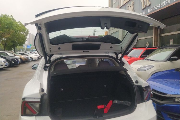 MG 4 EV 2025 car image #23