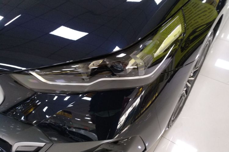 BMW i5 2025 car image #23