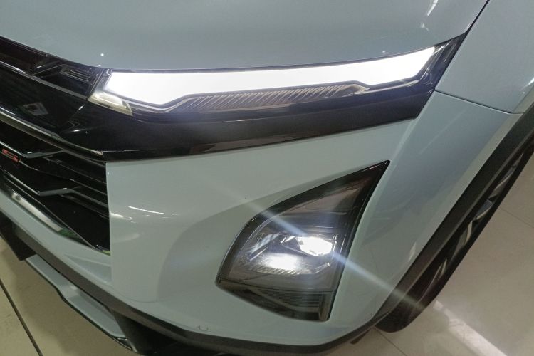 Chevrolet Equinox Plus 2024 car image #23