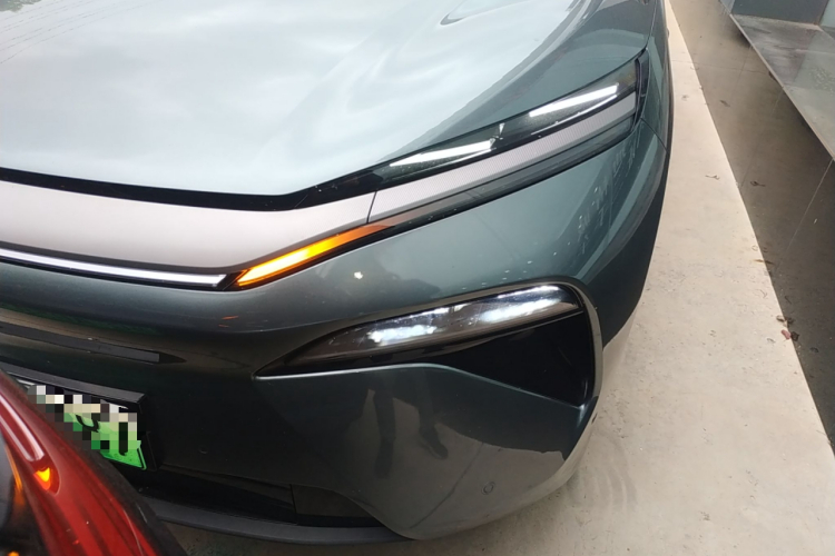 BYD Tang L 2025 immagine di auto #23