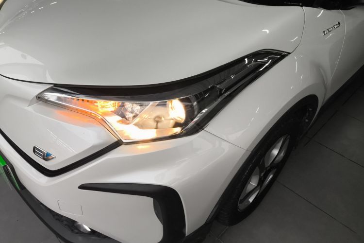 Toyota C-HR EV 2021 immagine di auto #23