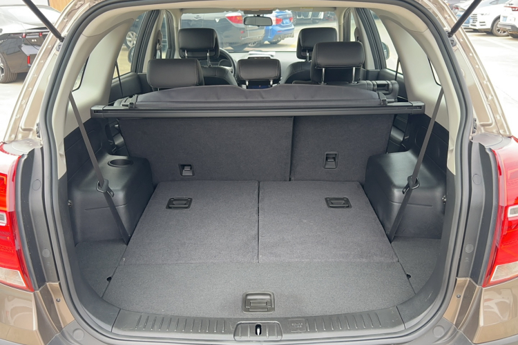 Chevrolet Captiva (Imported) 2016 car image #23