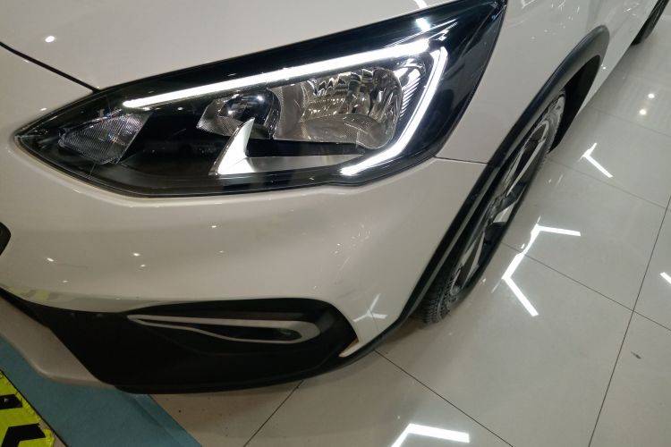 Ford Focus Active 2020 صورة سيارة #23