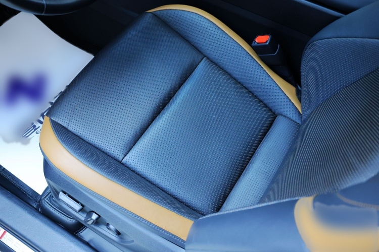 Toyota Crown 2023 immagine di auto #23