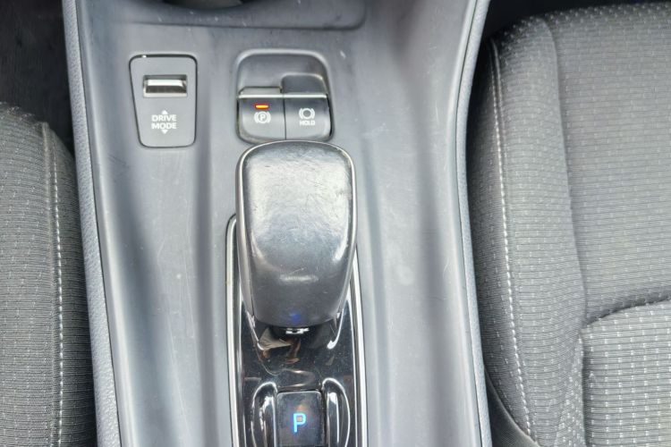 Toyota C-HR EV 2021 immagine di auto #23