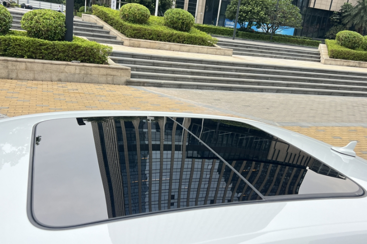 Audi A4 2019 car image #23