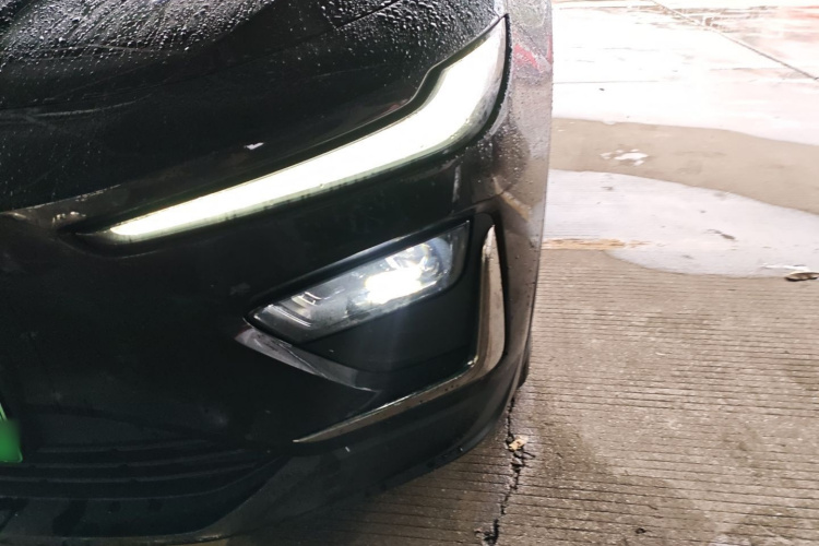 哪吒汽车 哪吒X 2023 汽车图片 #23