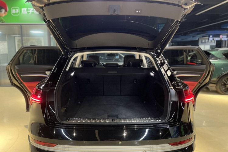 Audi e-tron 2023 #23 Audi e-tron 2023 car image #23