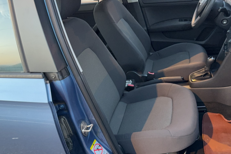 Skoda Rapid Spaceback 2016 car image #23