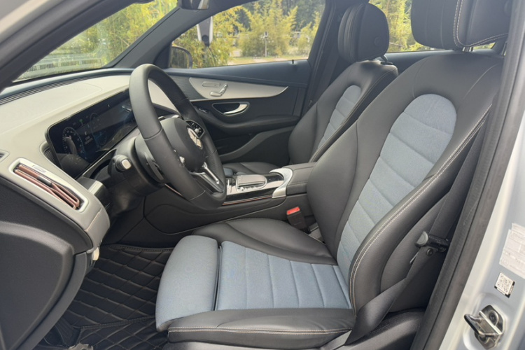 Mercedes-Benz EQC Class 2022 car image #23