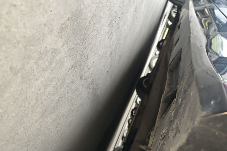 2016 car image #23
