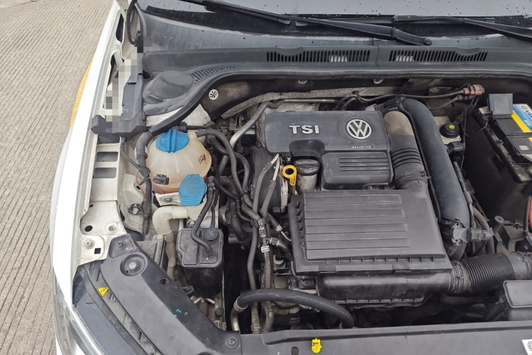 Volkswagen Sagitar 2018 immagine di auto #23