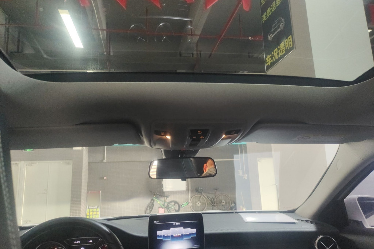 Mercedes-Benz GLA Class 2018 car image #23