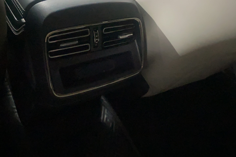 BYD e9 2021 car image #23