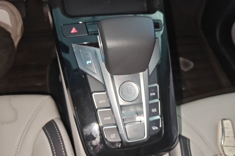 BYD Yuan 2021 car image #23