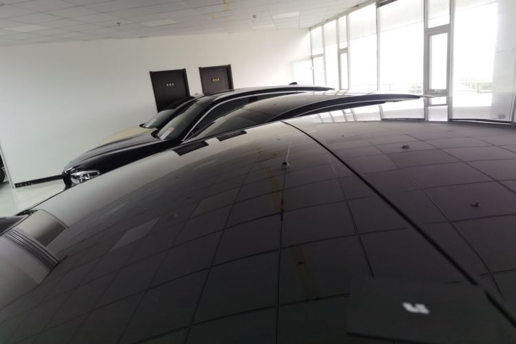 Li i8 2025 image de voiture #23