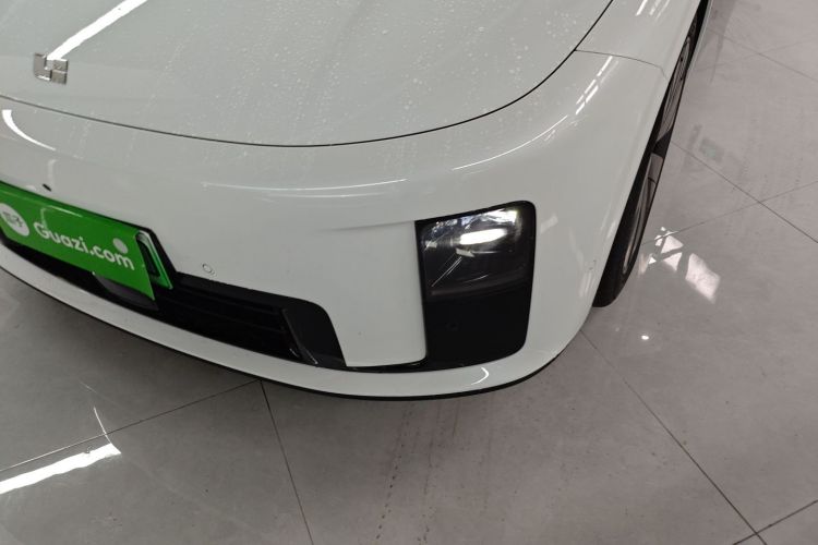 Li i8 2025 image de voiture #23