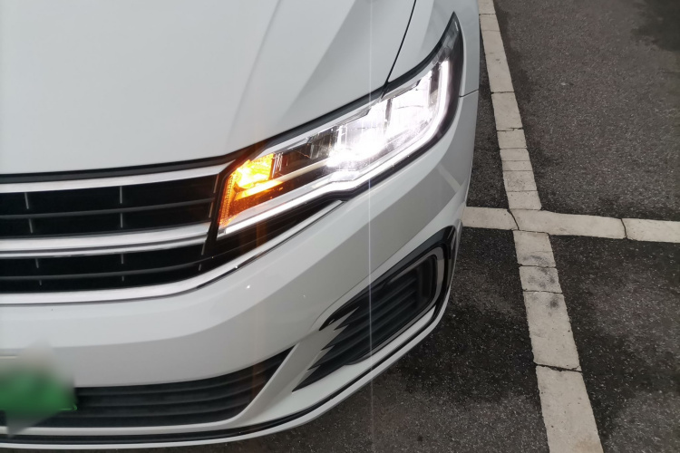 Volkswagen Bora Pure Electric 2020 صورة سيارة #23