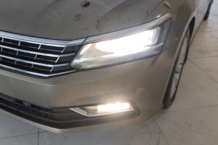 Volkswagen Passat 2017 car image #23